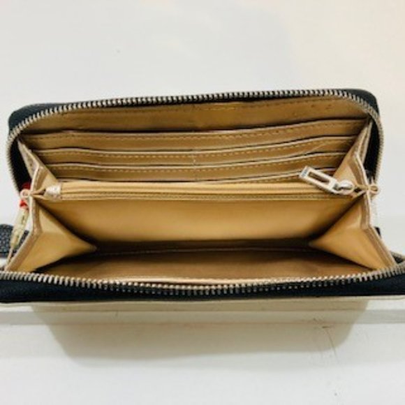 Guess Cross Zipper wallet - Picture 8 of 8